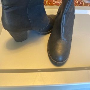 Women’s Arizona & Co. Black Ankle Boots 9.5